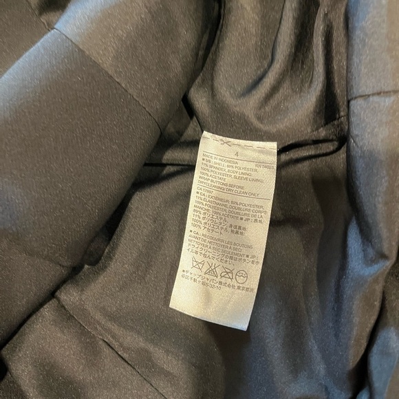 🖤BANANA REPUBLIC - Black Fitted Blazer - Size 4 - Picture 3 of 8